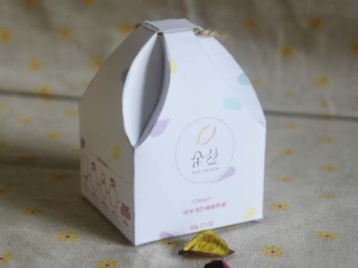 濟南包裝盒廠家設計的化妝品包裝盒，如何得到消費者認可？